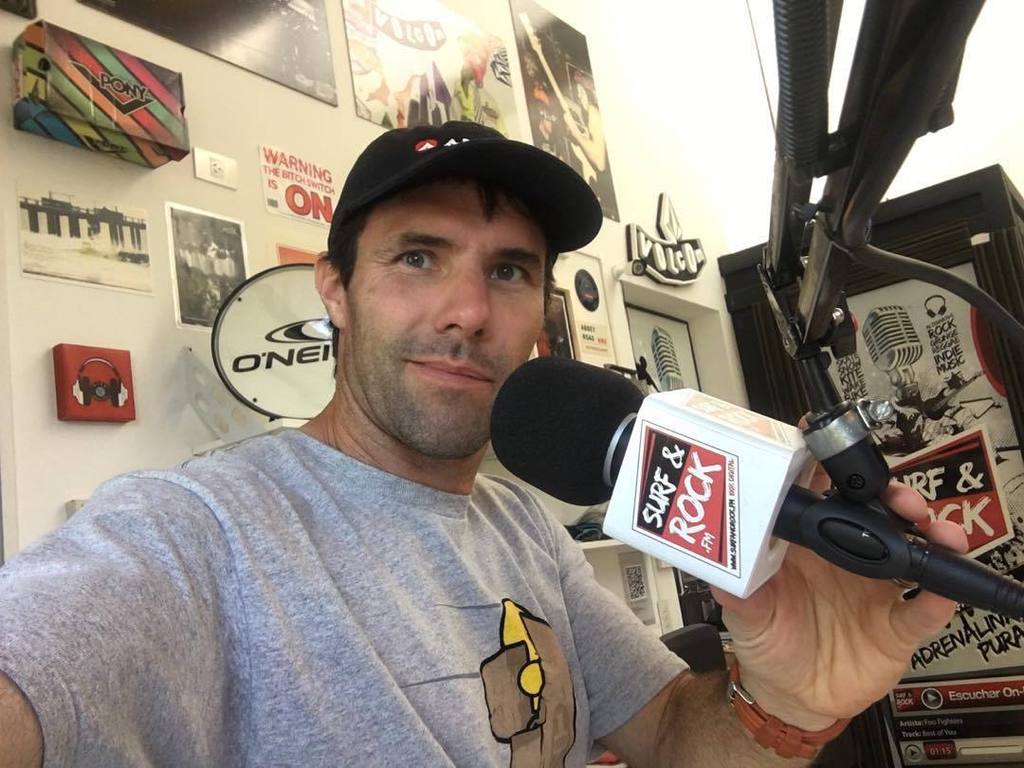 andymacdonald's tweet photo. Quick stop at #surfrock radio before I split town. #bowlinconnection @airwalkargentina https://t.co/E0Swld6VPE