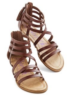 Sadducee_123's tweet photo. got new sandals... love having all this moneyπ€πΈπ° #richerthanyou #NTMODG https://t.co/x3PgeRDrzy