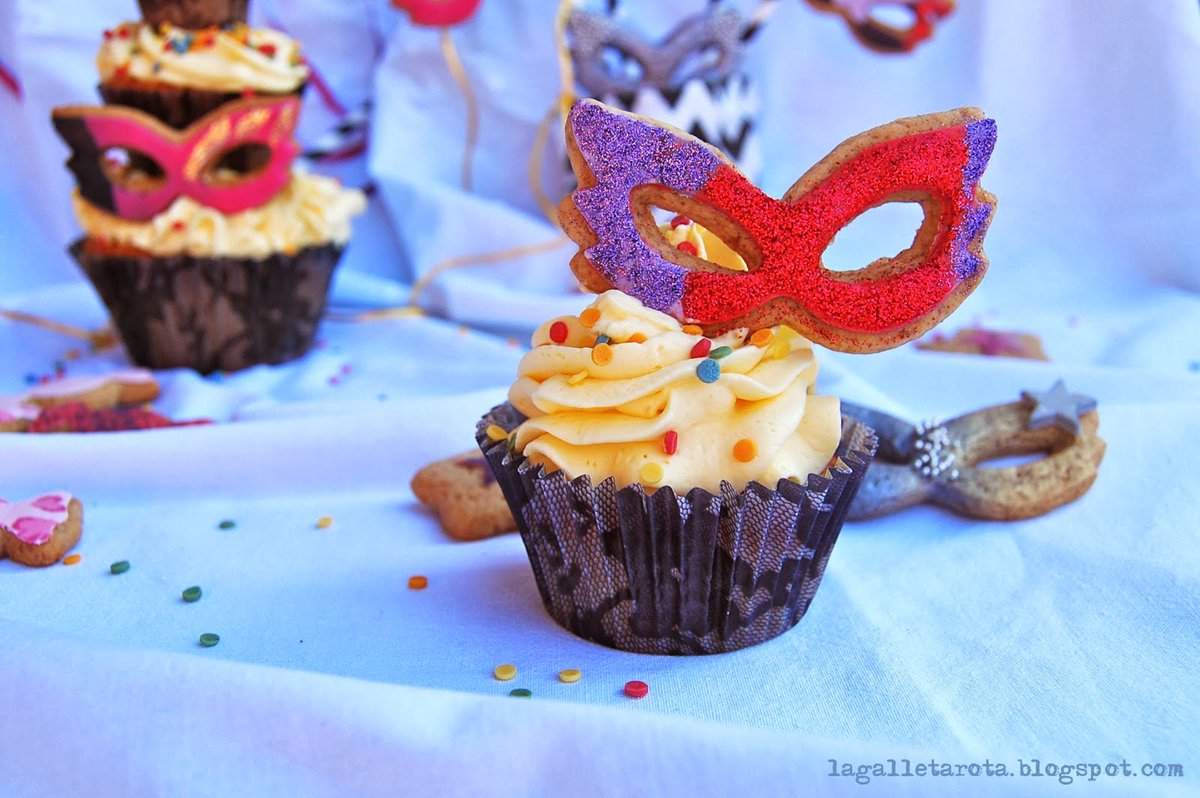 SunnySandJuan's tweet photo. Nuestra repostera también está preparando deliciosos #cupcakes para este #carnaval2016 https://t.co/JYTn6APZSY