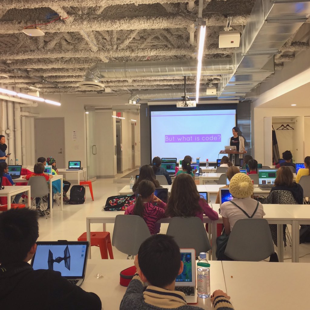ElaMezh's tweet photo. Mentoring an HTML &amp; CSS workshop with Kids Learning Code!! Way to shape the younger generation! @learningcode https://t.co/KeUWVUBVRQ