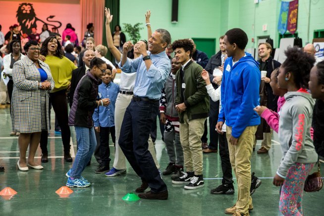 Playworks's tweet photo. .@POTUS plays Ro Sham Bo! https://t.co/JZdAL2iJnC https://t.co/brqRDXvS8X