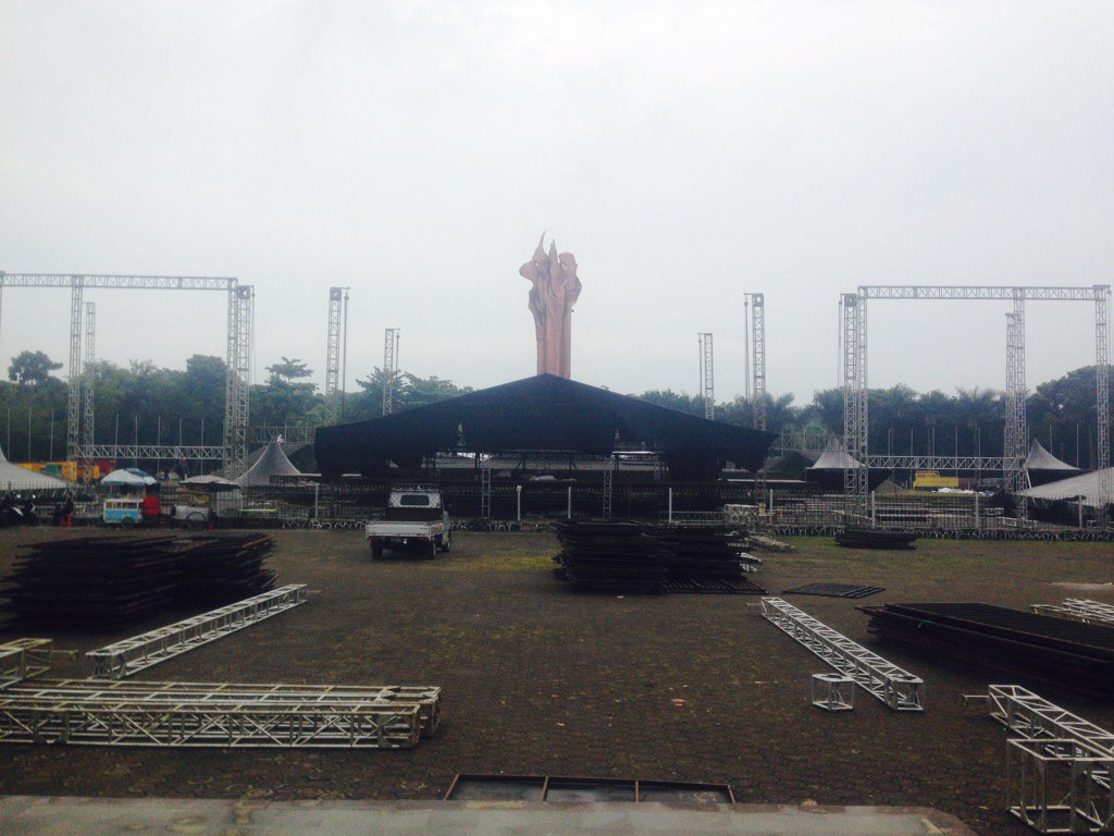 hellprint's tweet photo. Pagi Ini Cerah Di Lap.Tegalega Bandung
Sampai Jumpa 5 Hari Lagi Disini..!!!

#HELLPRINT2016
#SuperMusicID
#EDANKEUN https://t.co/6acj99BR1P