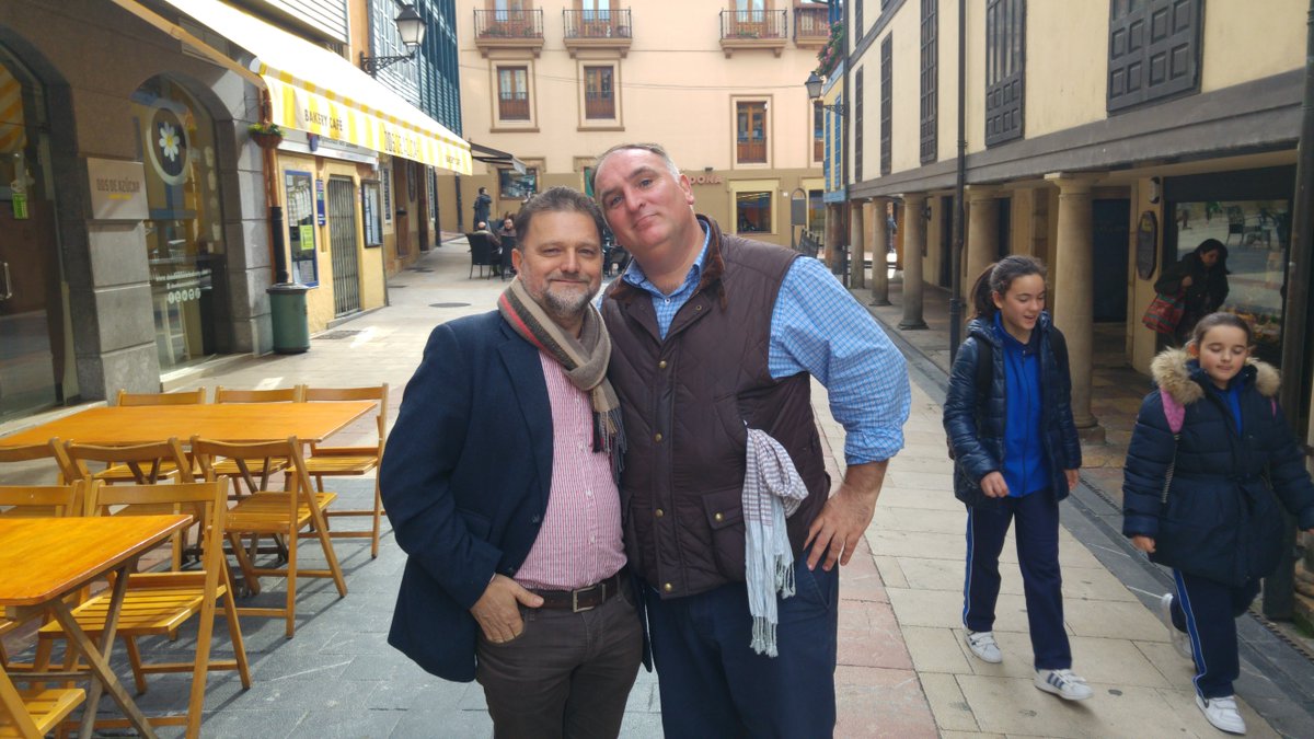 Manuel Paz (@manuelpazv) on Twitter photo Hoy en Oviedo con <a href="/chefjoseandres/">Chef José Andrés 🕊️🥘🍳</a> hablando del próximo proyecto conjunto con la OCAS en Haití. Será Vínculos 2016 Hoy en Oviedo con <a href="/chefjoseandres/">Chef José Andrés 🕊️🥘🍳</a> hablando del próximo proyecto conjunto con la OCAS en Haití. Será Vínculos 2016