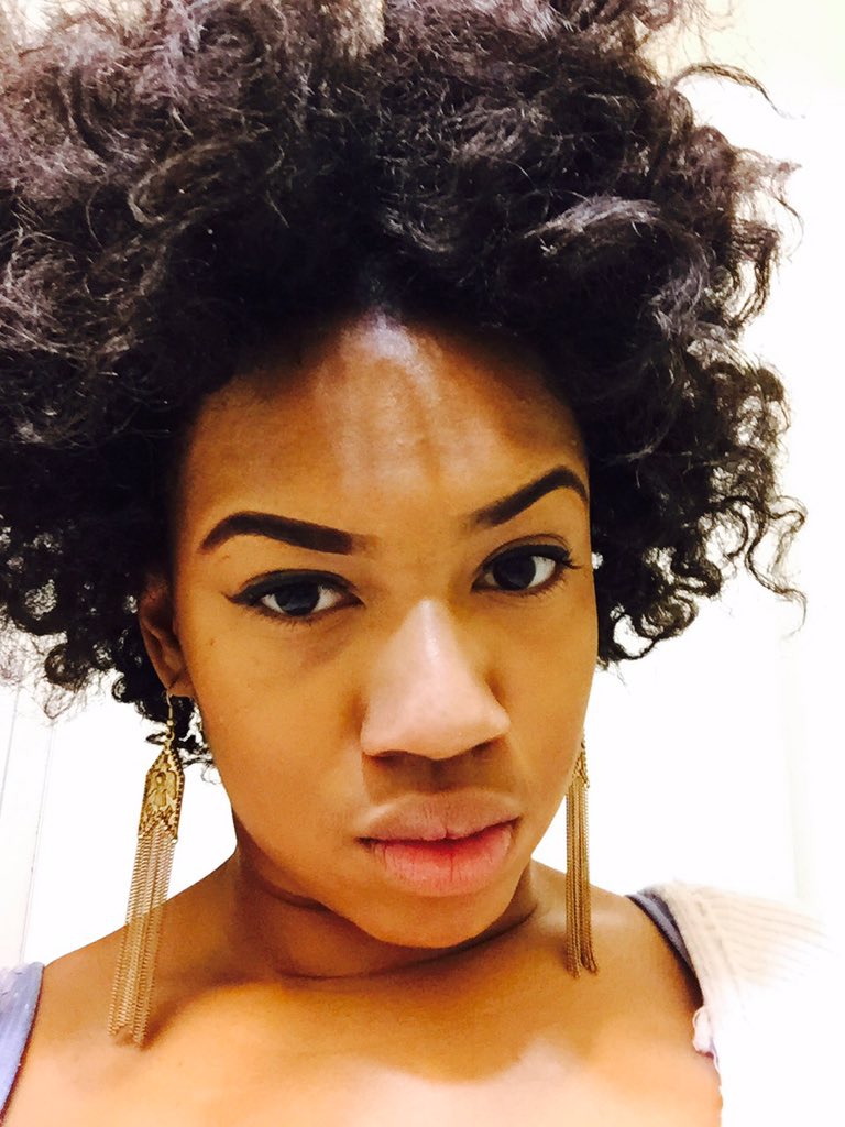 dajaaaaahmia's tweet photo. Bless y'all #TL right quick. https://t.co/TSixPpbcw1