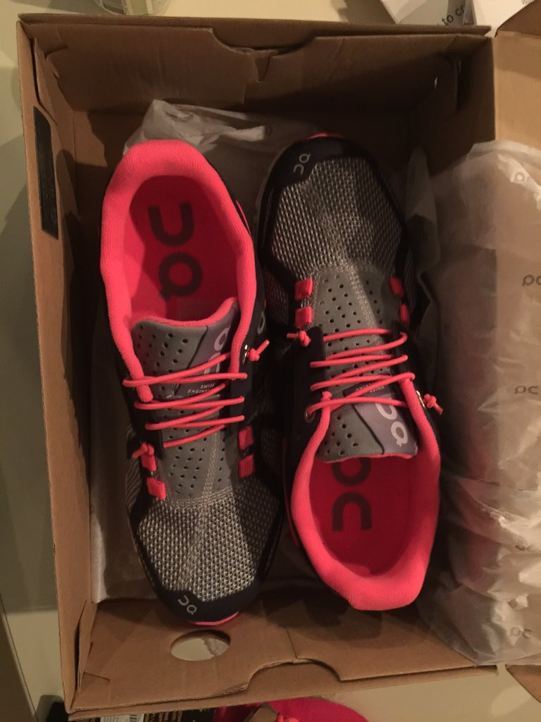 khw77's tweet photo. Excited to start wearing my brand new @on_running shoes! #CloudShoes #SwissEngineering #RunOnClouds https://t.co/XvgtizlYHb