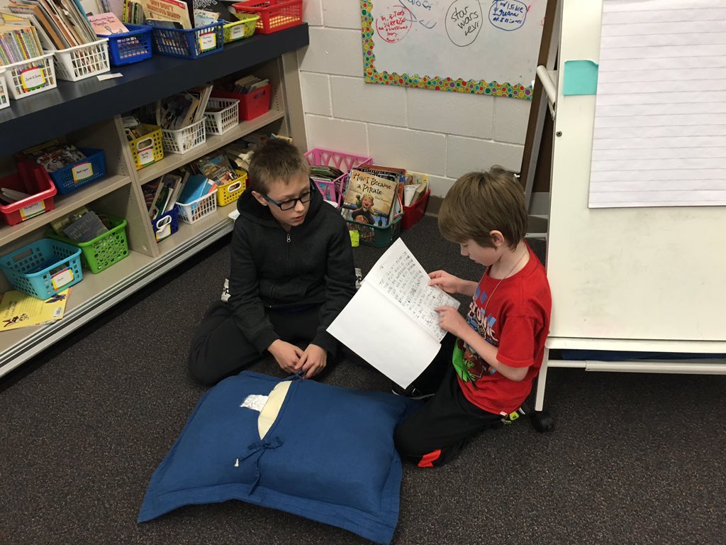 Mrs_Guetzkow's tweet photo. Sharing "Personal Narratives" with 5th grade buddies! #thirdgradeauthors #writingworkshop https://t.co/A4xagfOz6m