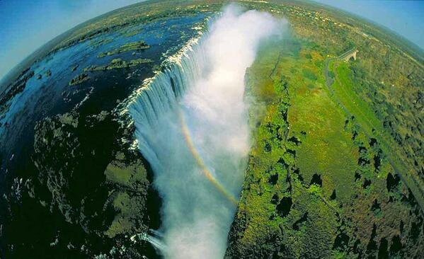 RT_Awesomeness's tweet photo. Victoria Falls, Zambia 😍 https://t.co/gwFbeZIhS4