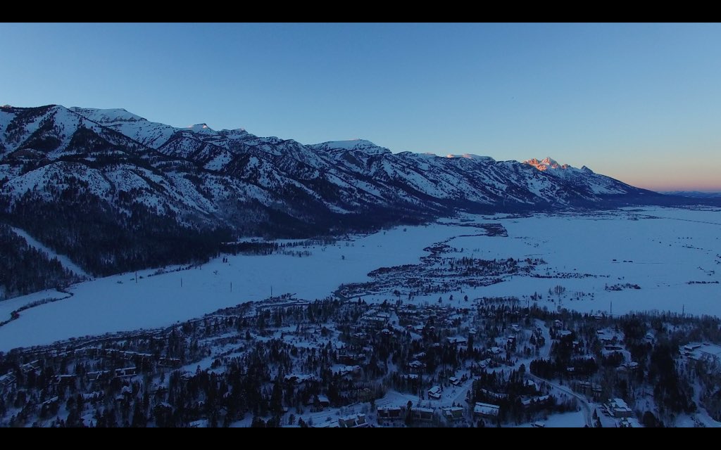 Amart314's tweet photo. Good night #jacksonhole see you in the morning!! #drone #DJI #WY #shredding #24"in3days https://t.co/zFeRR5gWlG