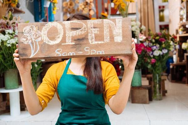 contently's tweet photo. How Any #SmallBusiness Can Hack Its #Marketing by Turning Customers Into Influencers: https://t.co/wvgfBYAn8r https://t.co/MWx0puG79E