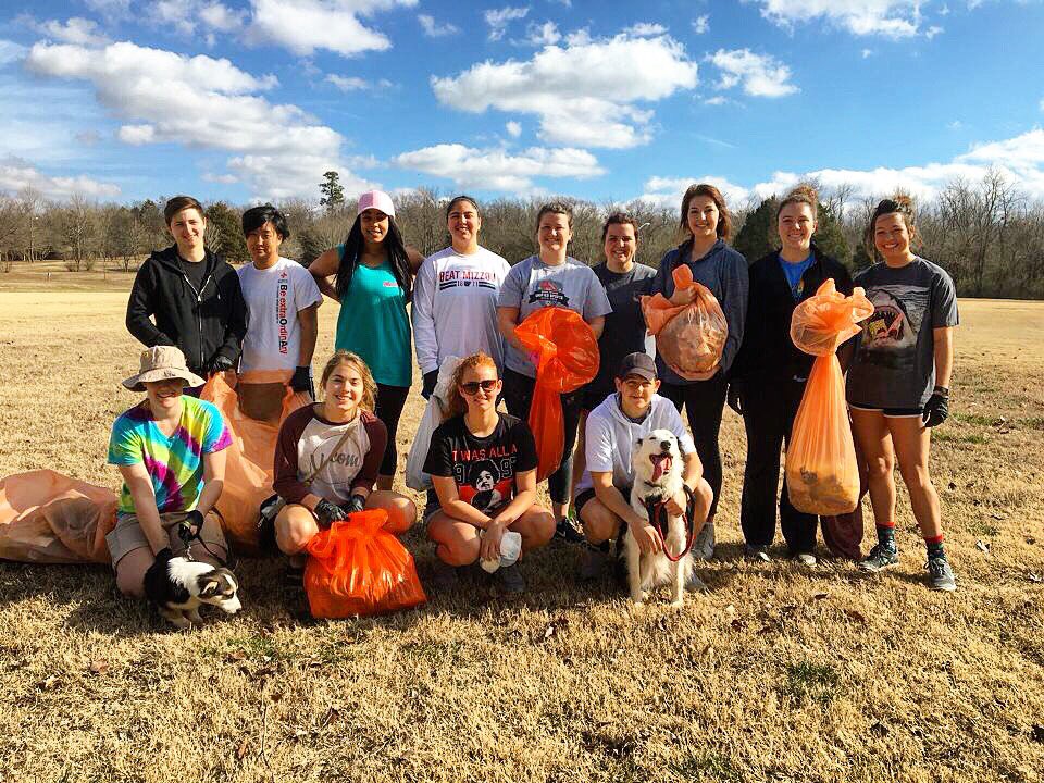 UARKWomensRugby's tweet photo. Thanks to everyone who came to clean up Walker Park yesterday! #WPS #razorbackrugby #keepfayettevillebeautiful ππβ€οΈπ³ https://t.co/DlKqmUvBeZ