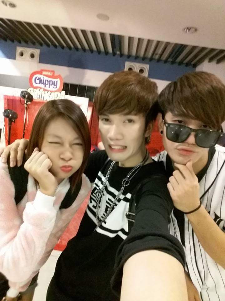 YourMyDay6_Chin's tweet photo. Crazy Things can happen with Crazy Friends ❤❤❤ #KSS6 #KawaiiFam https://t.co/HhV9tWObjL