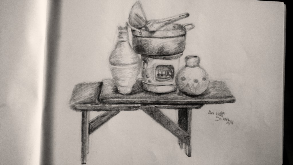 ladegaremi's tweet photo. #stilllifedrawing #stilllifecomposition
#graphitepencil #quicksketch 30mins. 
#artist @st.karl_lad @ladegaremi
2016. https://t.co/ceaEHdOnn2