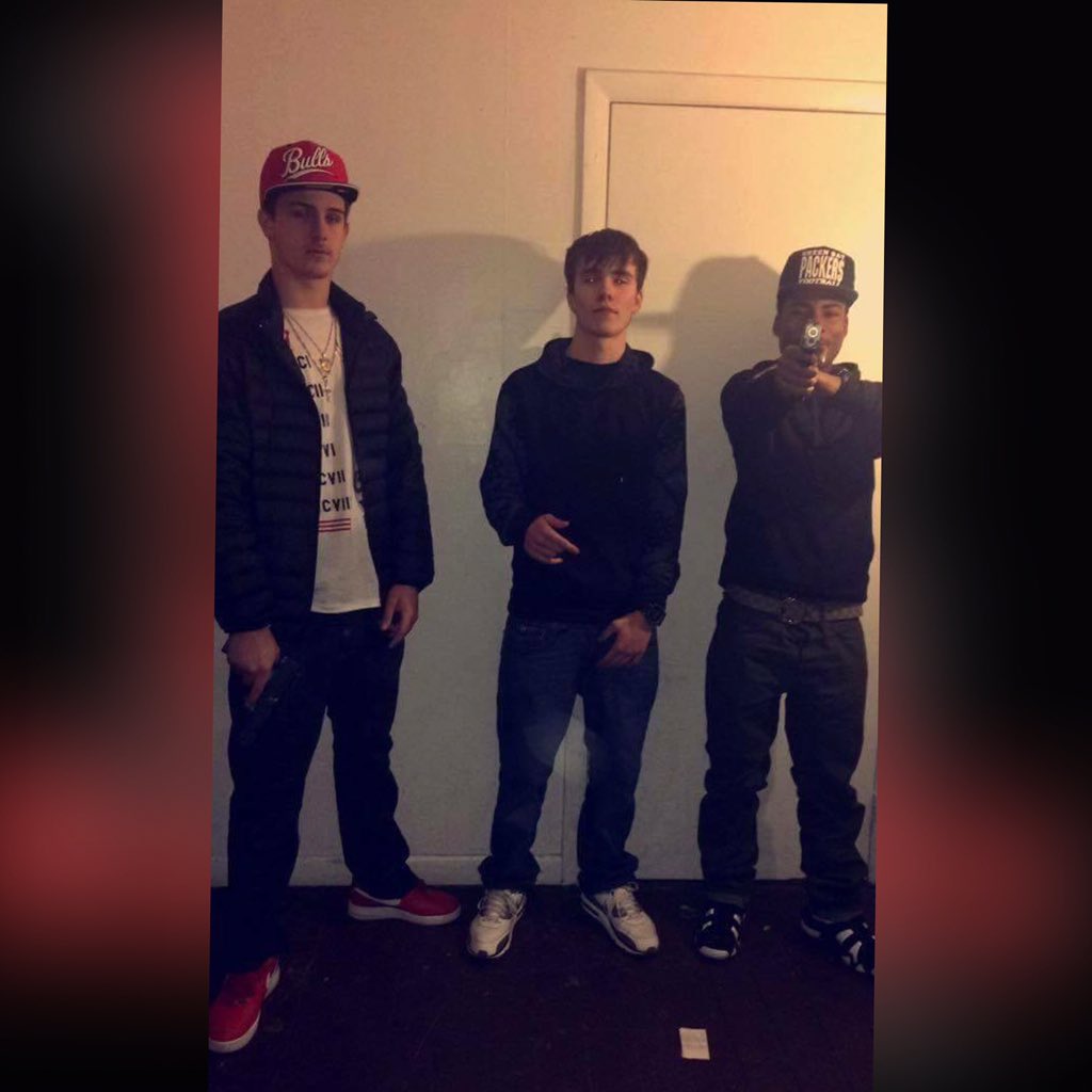 _jay400's tweet photo. Gangggg Shit Baby ! #RealFinesseGang https://t.co/eqKwUcg7Va