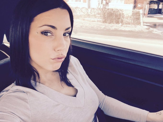 Kiss 😘 https://t.co/V3OK9I5scd<a href="/tag/xmas"class="tags"><span>#xmas</span></a><a href="/tag/contest"class="tags"><span>#contest</span></a><a href="/tag/noel"class="tags"><span>#noel</span></a><a href="/tag/concours"class="tags"><span>#concours</span></a>