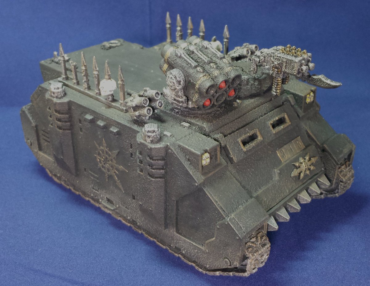 JadeGamingNews's tweet photo. A Re-Painted Chaos Rhino by @Blazo412 https://t.co/rAeHhWhjTE #miniaturemonday #whammer40k #warmongers https://t.co/lqs73lRHbT