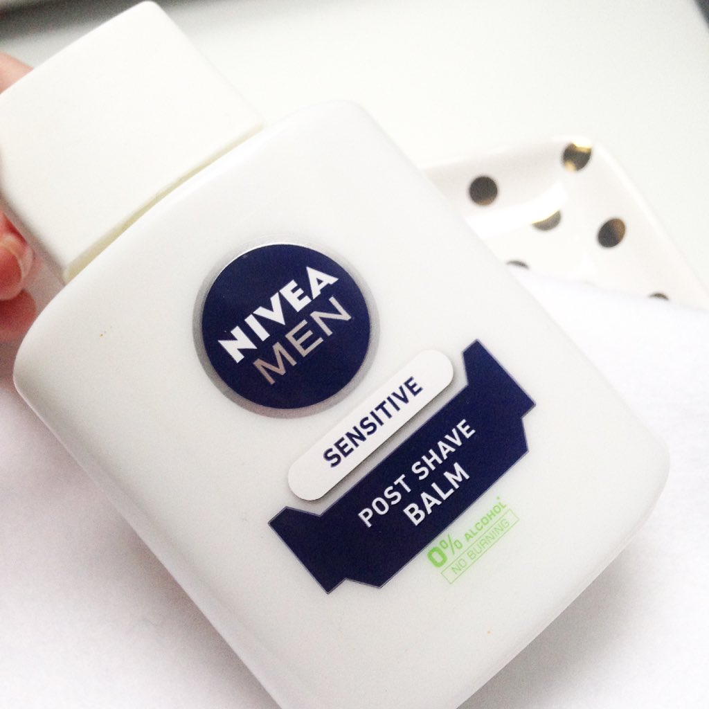 TheJsBlogpost's tweet photo. Trying this instead of a primer &amp; reviewing whether it's worth the hype! #blogger #postshavebalmprimer https://t.co/p0r7falwB7
