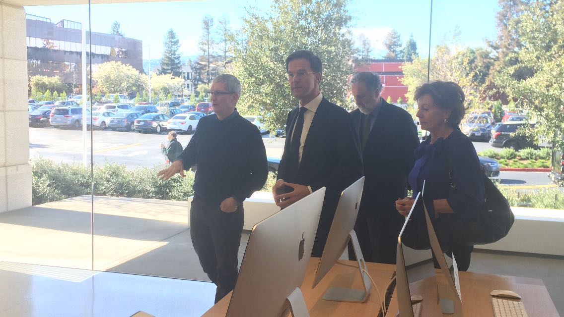 NLinSF's tweet photo. .@MinPres Rutte &amp; @NeelieKroesEU now meet w/ @tim_cook, CEO of Apple, world’s largest IT-company by revenue. #NLtech https://t.co/KRPpTnmgSN