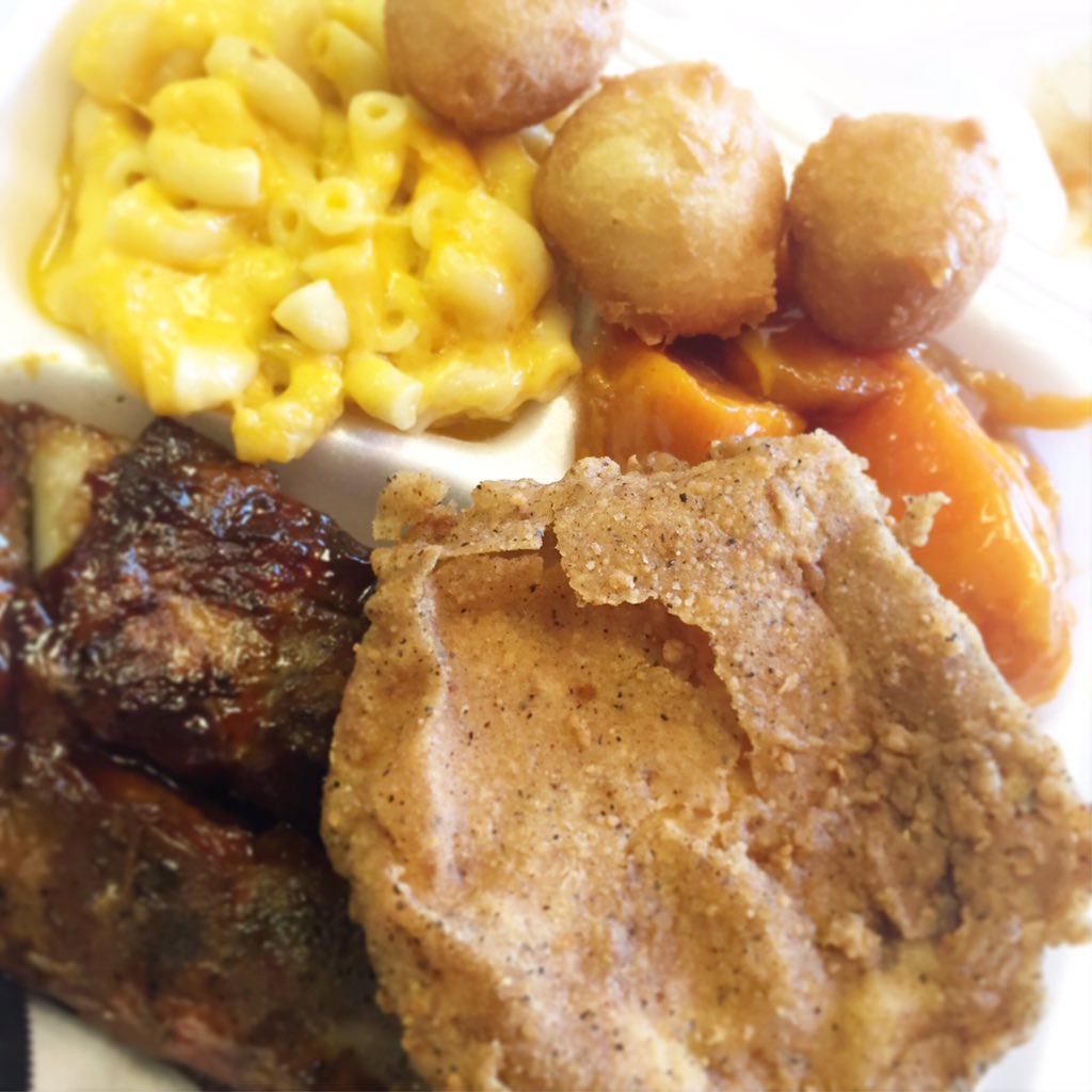 ladyleet's tweet photo. Today, was introduced to real #carolinabbq w @hemp @tddjordan. Fried pork chops, ribs, hush puppies. #backyardbbqpit https://t.co/mMs2B7XGOm