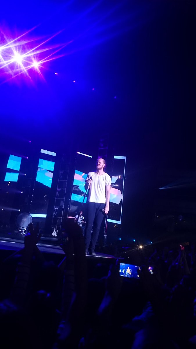 monikaa_monikaa's tweet photo. @Imaginedragons @DanReynolds ๐๐๐ #imaginedragons #lithuania2016 https://t.co/OrdKIjC6GG