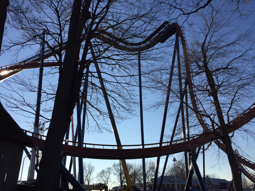 cedarpoint's tweet photo. Our #Valravn is rising. Will you #Dare2Dive? https://t.co/5DmWHDu94b