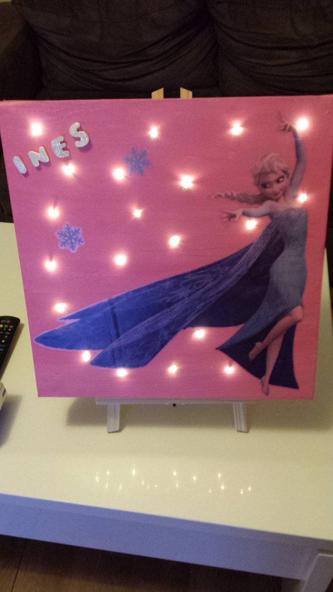 LauriePlevert's tweet photo. cadre lumineux personaliser 40×40cm a vendre https://t.co/21c9wWsiG8
