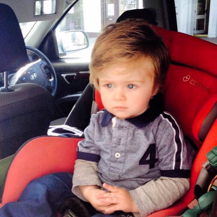 theoHOfficial_'s tweet photo. Happy birthday Harry x https://t.co/g4AK3xQgEn