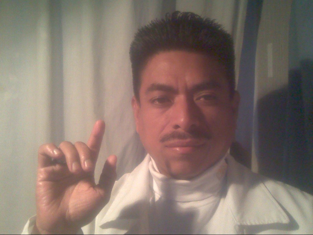 735Fer's tweet photo. hola si me lo permites y no te ofendo me gustaría poder ser tu amigo espero me respondas si respuesta si https://t.co/rjJAhzlWGq