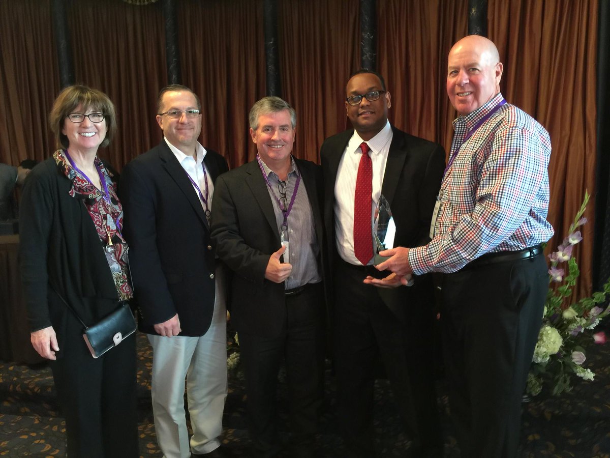 Pierbridge's tweet photo. Pierbridge received "FedEx Diamond Partner" award today for the third year in a row. #fedexcompatible https://t.co/Fez0SFunVy