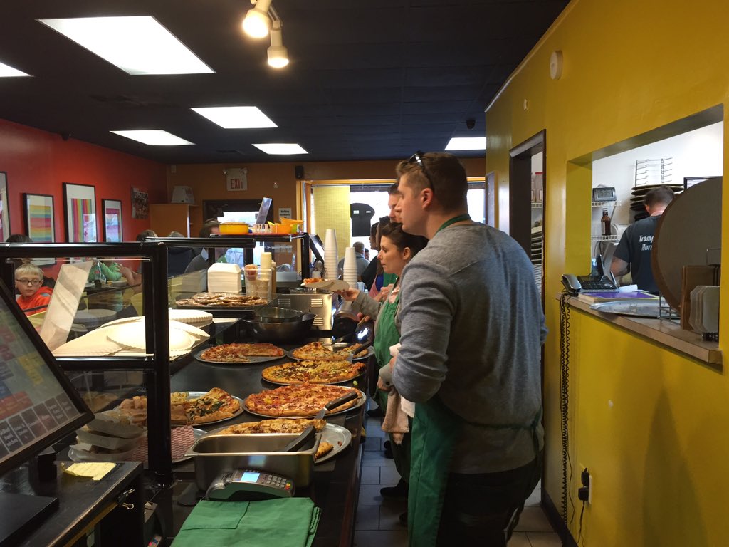 BeavercreekYP's tweet photo. Who would t want a pizza from this BYP Crew? #FillTheBarrel #BYPPizzaDive  @BCPizzaDive https://t.co/lMLzkDk4mN