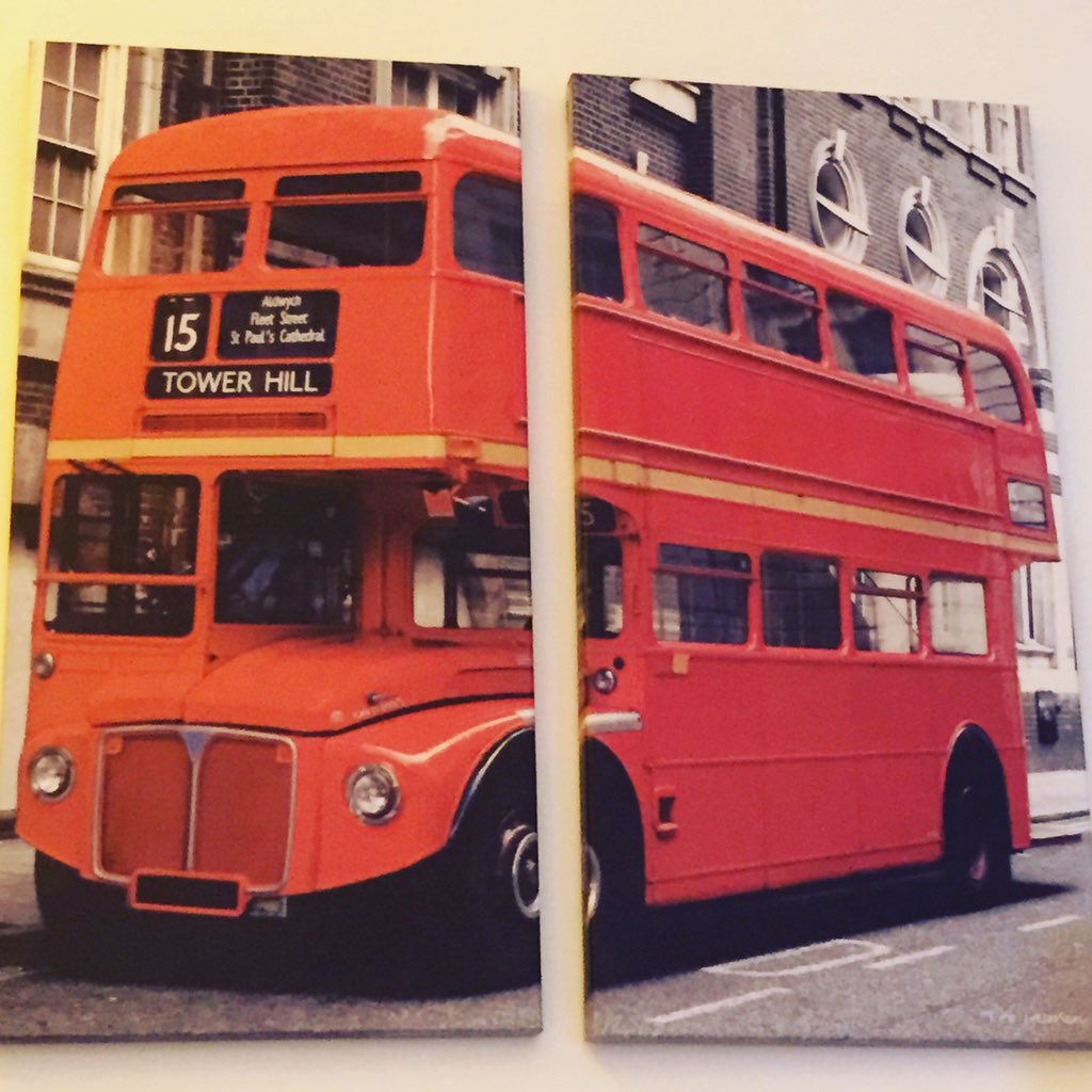 DeniseHampson's tweet photo. When the artwork in your hotel room helps you remember which city you are in #denise2016 #32of366 #london https://t.co/ks5x5r2bQW