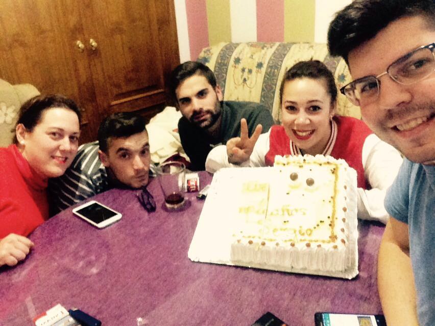 alourdesruiz's tweet photo. Soplando velas @SergioVenteo y viendo carnaval,no podía ser de otra manera, Febrero llegó #COAC2016S1   #eltangaiS1 https://t.co/HItC5Sc796