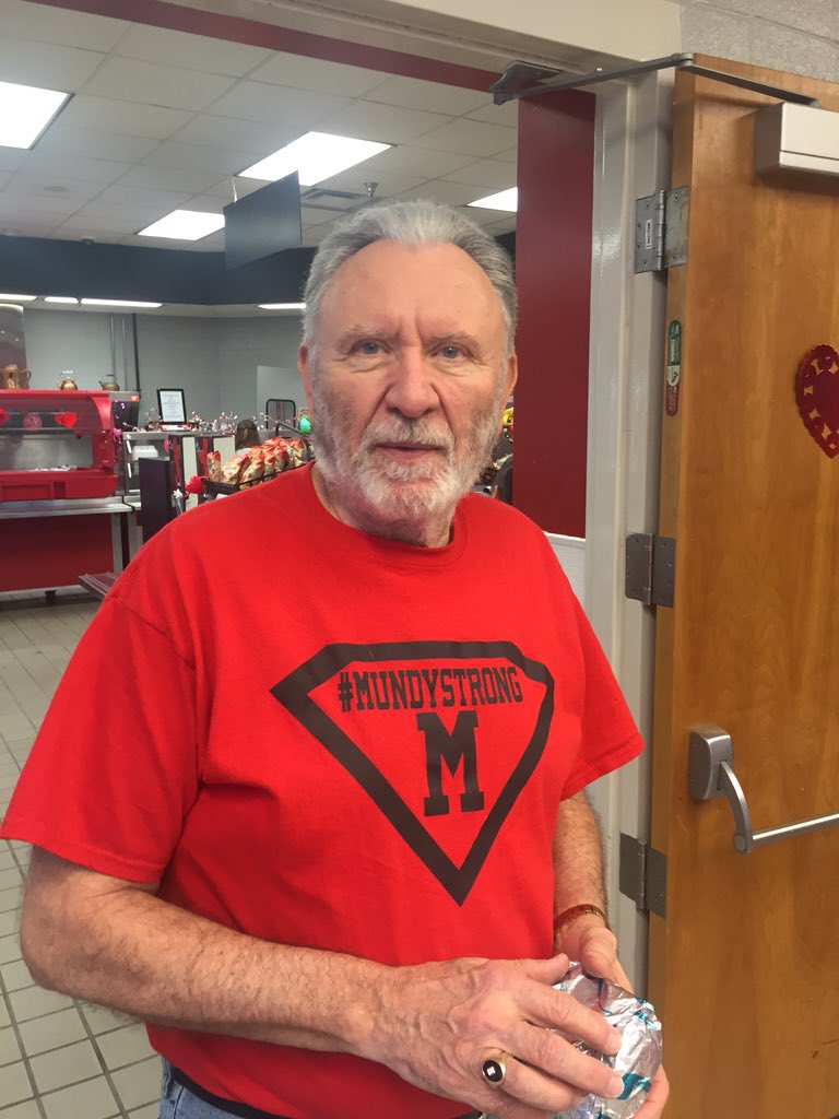 SMShawks's tweet photo. #CelebrateMonday #MundyStrong https://t.co/MIW9Va5yIc
