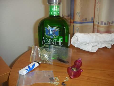FreeMrWeed's tweet photo. My trip to #Amsterdam great city #great #weed #420 #absinthe #goodtimes #LegalizeItInAmerica #freemrweed https://t.co/6pZpGXP1cx