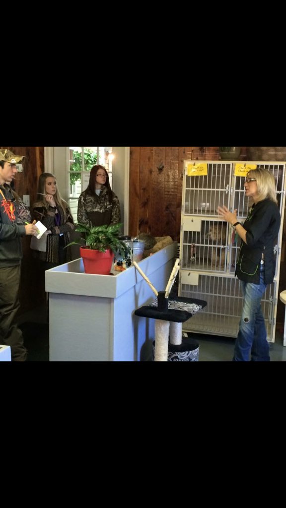 SaludaFFA's tweet photo. Small Animal Care class visit to Indian Creek Pet Resort https://t.co/TcEFuELCzx