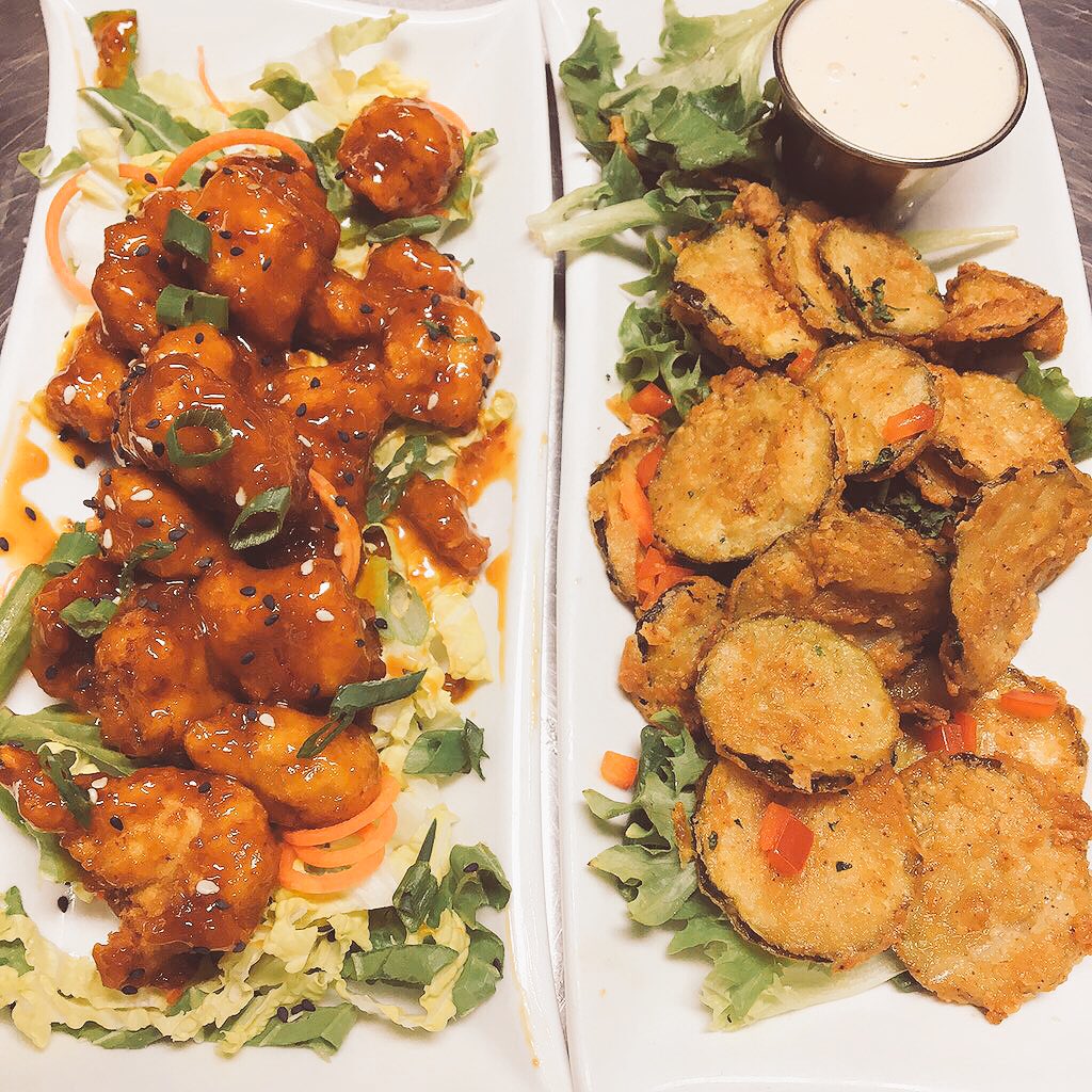 QuintinProthro's tweet image. Starting tonight, all snacks are $5. #FFIF y'all come get these snizzacks. Lol.