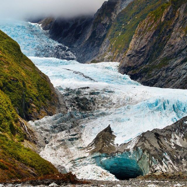 ocrumm5's tweet photo. My dream has always been to travel to Australia/New Zealand ๐
โ๏ธ๐ซ๐จ #oneday #whenigraduate https://t.co/Sd86nSgWKP