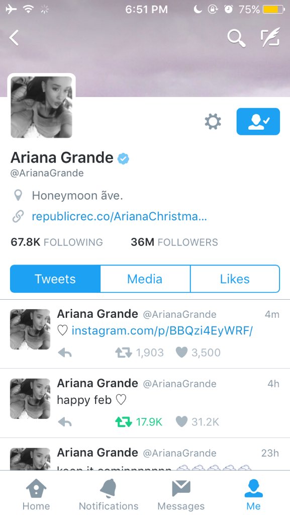 trynagetcontrol's tweet photo. @ArianaGrande babe you unfollowed me on feb 1st and I don't know why :( please refollow me. I love you so much https://t.co/LMcFsbAg4Y