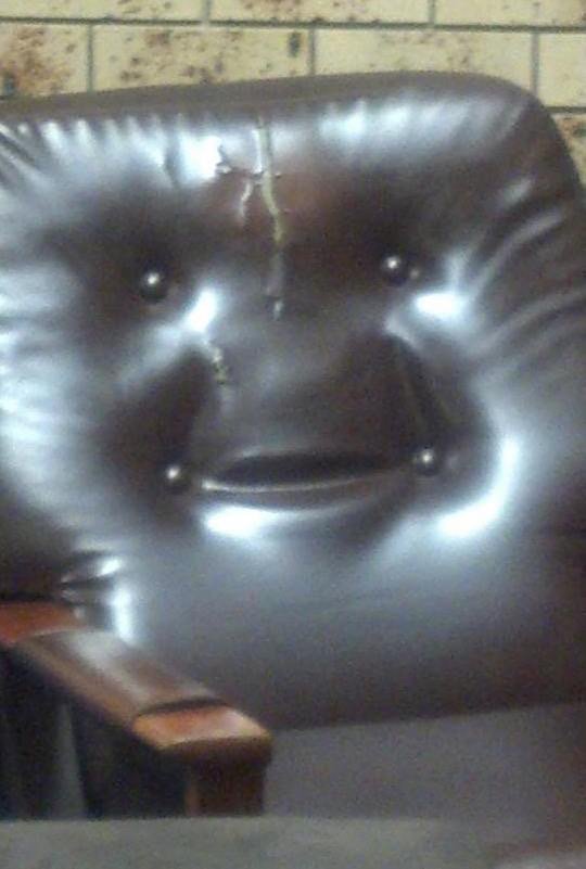 shockproofbeats's tweet photo. Need to start a Tumblr about chairs with Derry accents. This one's your da's mate saying "Did ye aye right enough?" https://t.co/O4PyQNUcqg