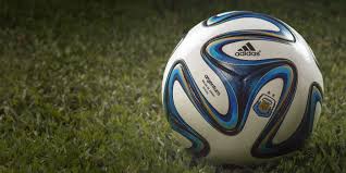 elgranprode's tweet photo. "Ella tiene la clave para hacerme sonreír" https://t.co/YJBZ36Yc2c#SENTIMOSFUTBOL https://t.co/wI9sIbFQSX