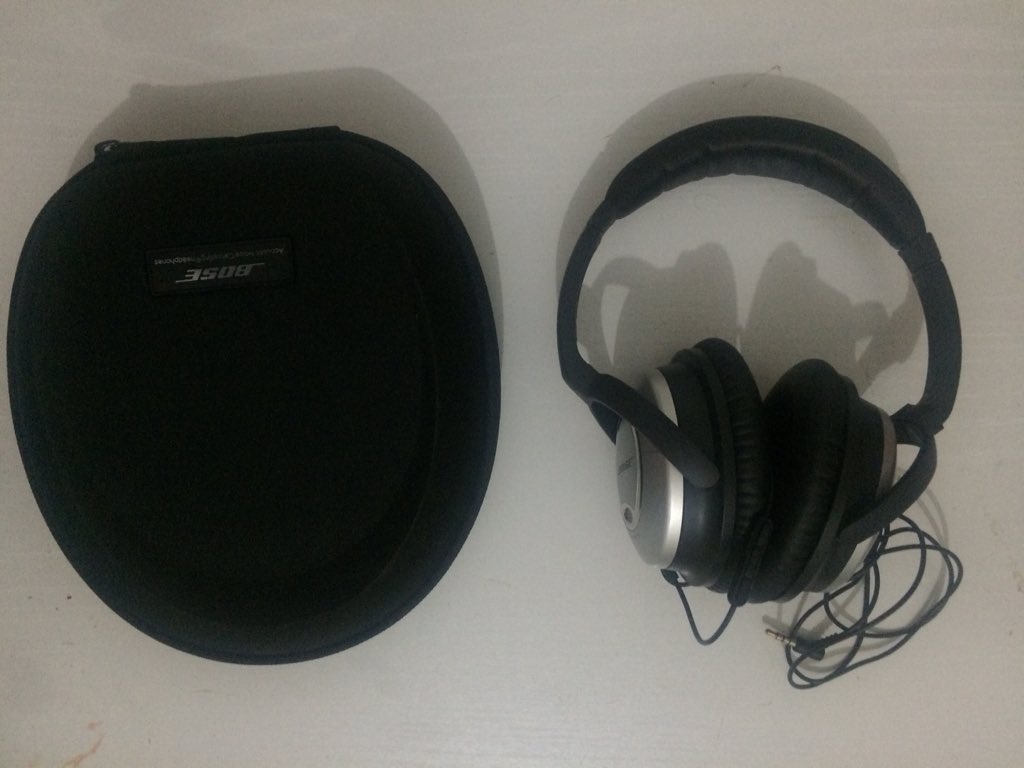 Ekhtronic's tweet photo. RT #NYC #electronics #Audio #forsale I'm selling my #Bose headphones + case & cable for phone #Noisecancelation QC15 https://t.co/8UsYAhiZV3