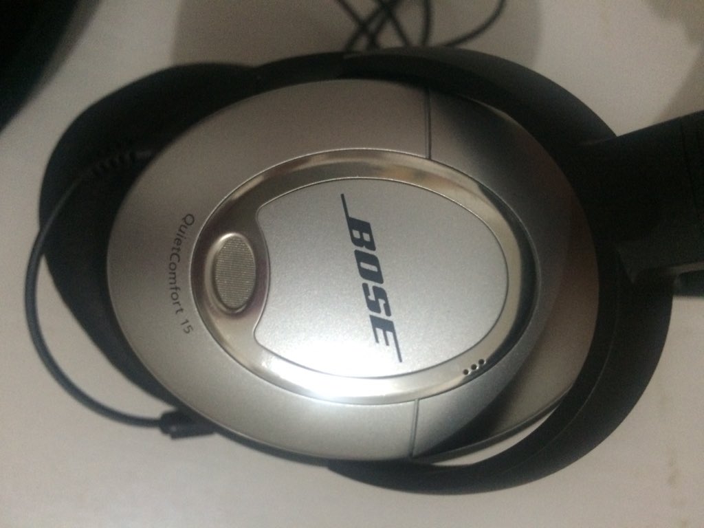 Ekhtronic's tweet photo. RT #NYC #electronics #Audio #forsale I'm selling my #Bose headphones + case & cable for phone #Noisecancelation QC15 https://t.co/8UsYAhiZV3