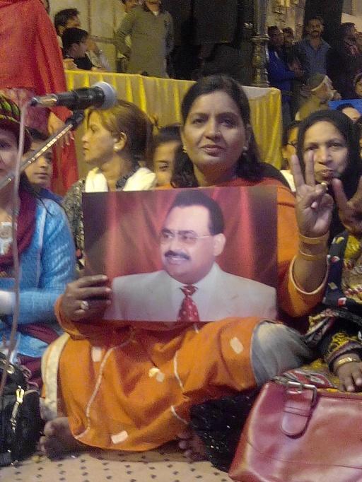 YasirRajput82's tweet photo. ChairPerson UC43 @tahir93_tahir baji celebrating #VictoryOfAltaf at 90 azizabad
#AltafWinsAgain
@mariam_tahir5 https://t.co/G2kMZ5iYyL