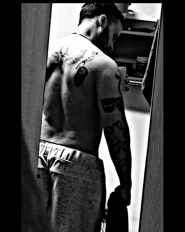 INFERNObtz's tweet photo. Back day smashed, finished at 1 in the morning, tired n hurting but worth it. #bodybuilding @KaiGreene @body_attack https://t.co/yWGWnjkcT5