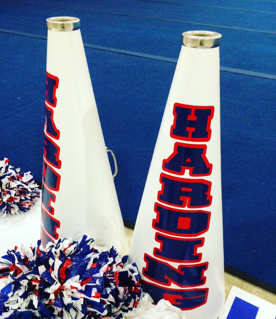 HALionsLive's tweet image. After tonight's Show Night, our cheerleaders prayed as a team before their trip to Nationals. #HardingStrong
