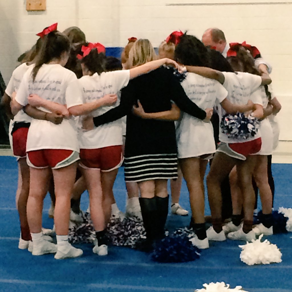 HALionsLive's tweet image. After tonight's Show Night, our cheerleaders prayed as a team before their trip to Nationals. #HardingStrong
