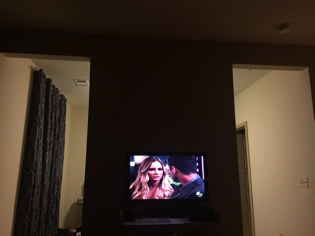 AnnahSmith1's tweet photo. Guilty pleasure night. Where's my rose? #TheBachelor @RebelHillNash  🌹 https://t.co/hS7fftvYYv