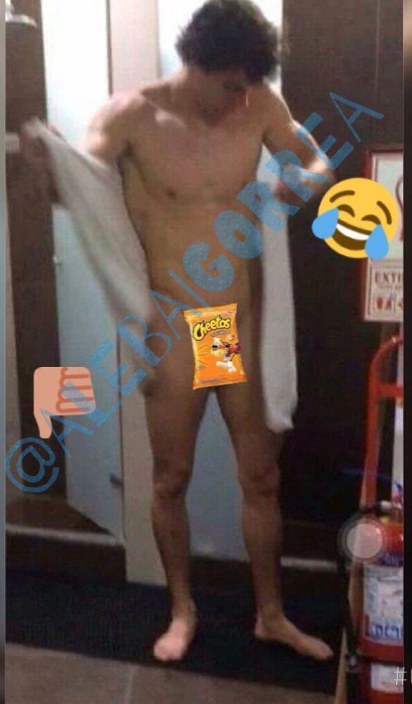 AleBaigorrea's tweet photo. Aprovecha y vive la vida, porque es corta, así como la pija de Patricio. 😂😁👌#chipi#pobresheyla https://t.co/M7gZUXD1C0