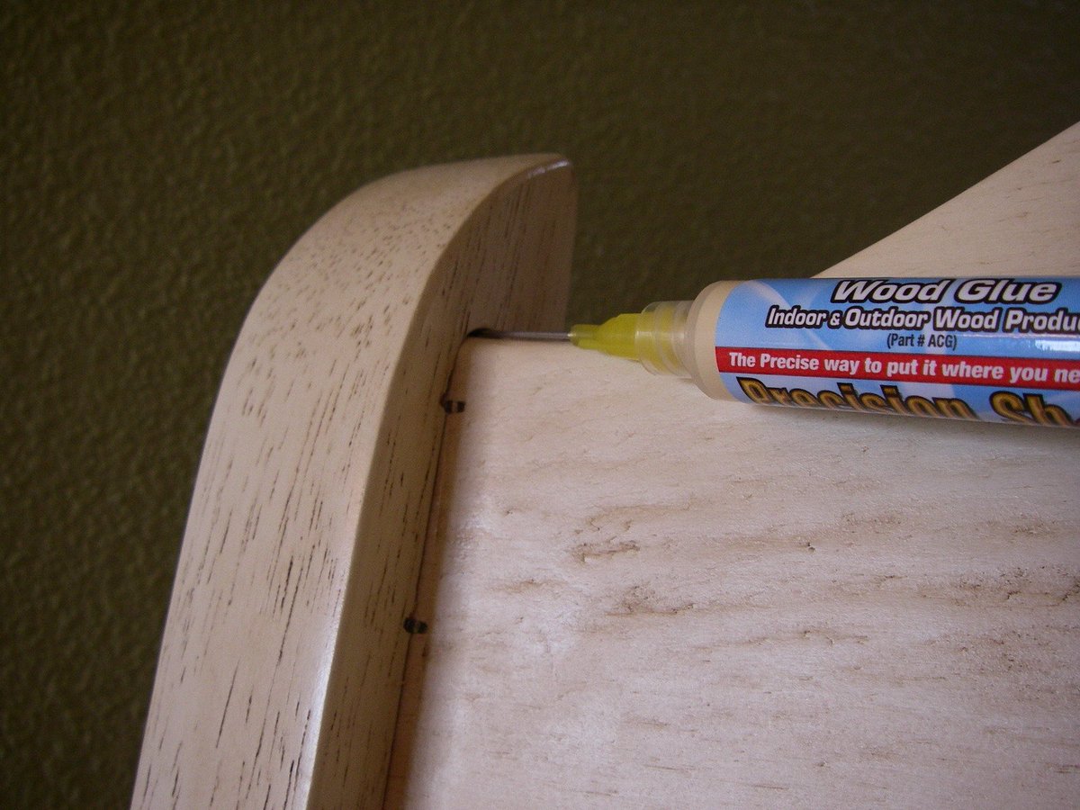 precshot1's tweet photo. Quick, Simple, clean repairs with Precision Shot.  #URDIY #UDIY #BHANDY #IMHANDY  @precshot1 Oil,Glue,Sealant,Grease https://t.co/f8TyJcbhHC