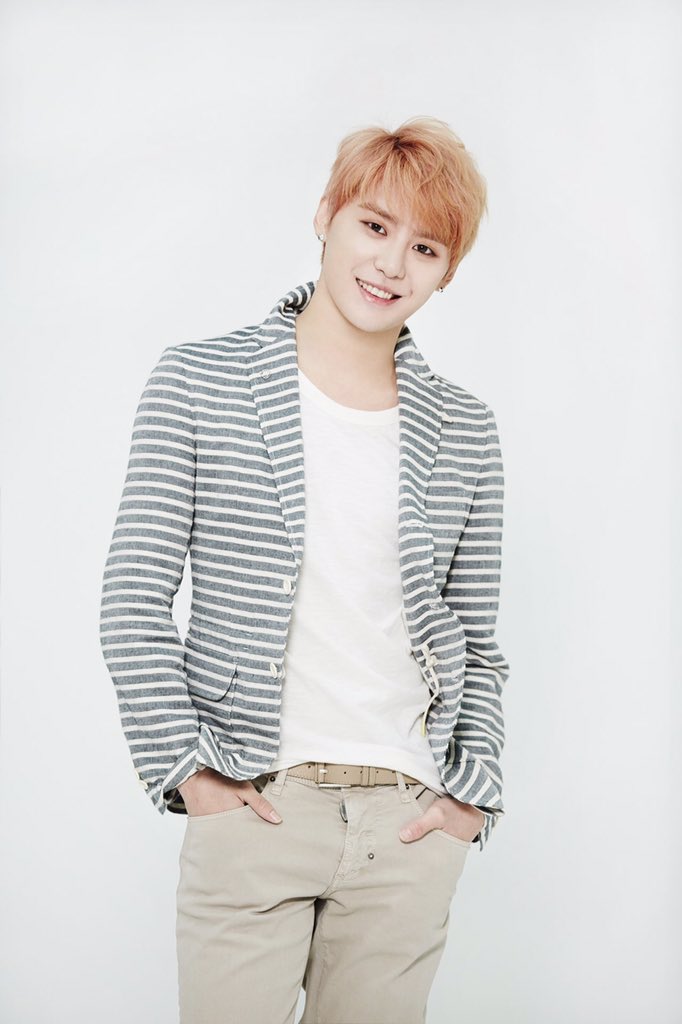 mypreciousYU's tweet photo. 2016 XIA THE BEST BALLAD SPRING TOUR CONCERT vol.2 in JAPAN https://t.co/kJRqfaJqGJ 
>2月2日本日12:00よりJYJFC会員1次先行受付開始！ https://t.co/0M7Hes9i65