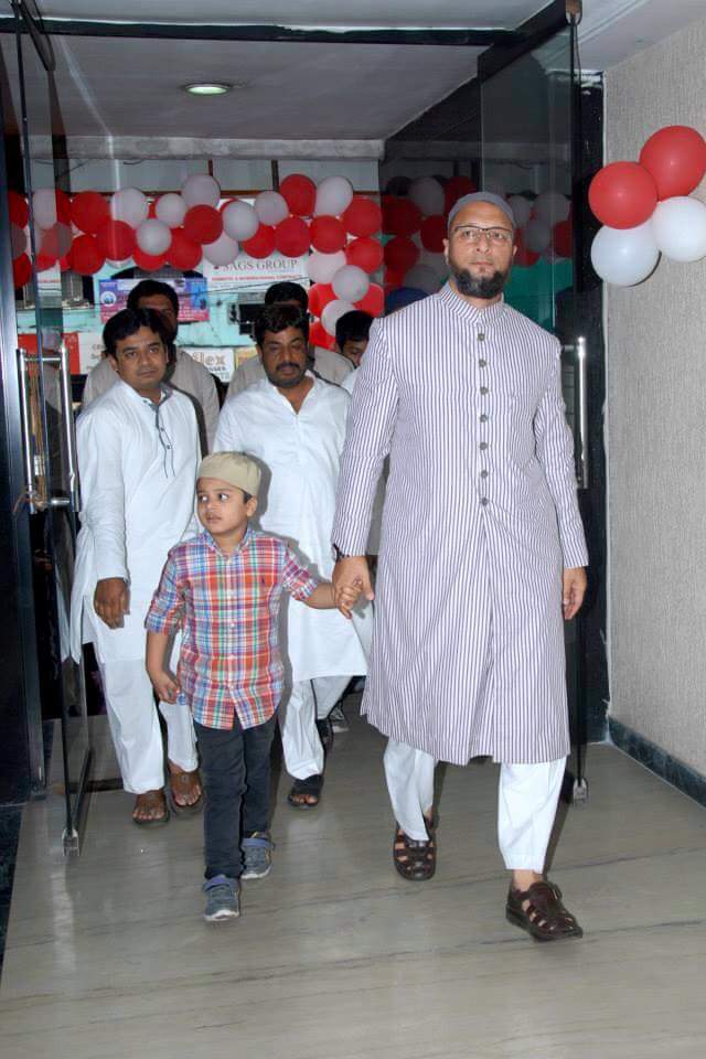 AimimFansClub's tweet photo. @asadowaisi #VoteForIdentity #VoteForAimim #VoteForKite #VoteForMajlis #VoteForAsadOwaisi #GHMCElections #Aimim https://t.co/3xz5tZJbZY
